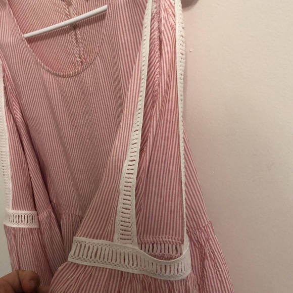 Open-Sleeve Peplum Top - Picture 3 of 4